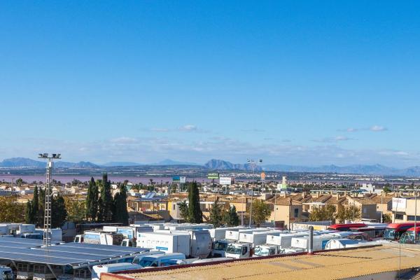 Piso en calle Caritas, 2