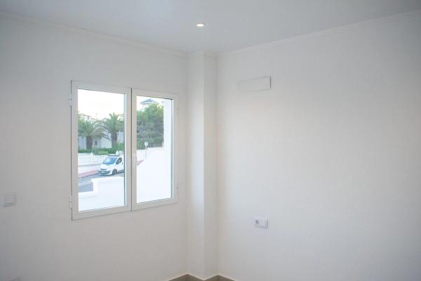 Chalet pareado en calle Ulises, 2