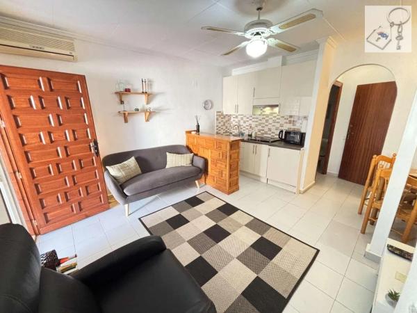 Chalet pareado en avenida Robleda