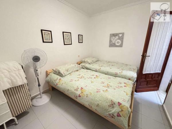 Chalet pareado en avenida Robleda