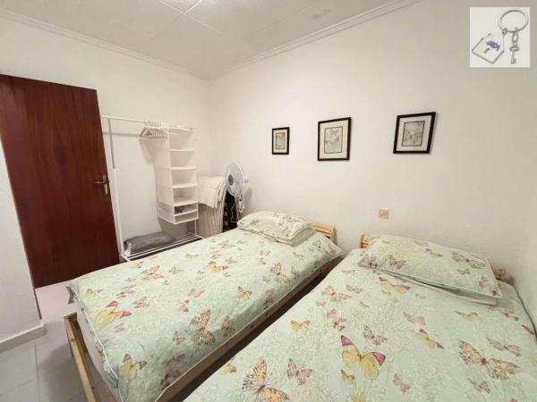 Chalet pareado en avenida Robleda