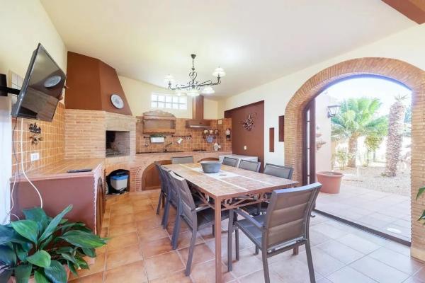 Chalet pareado en calle Rosalia de Castro