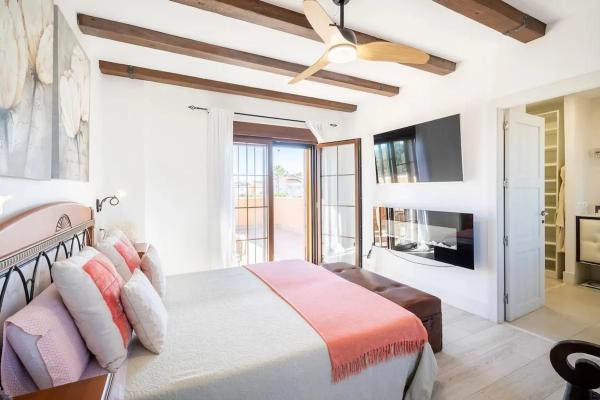 Chalet pareado en calle Rosalia de Castro