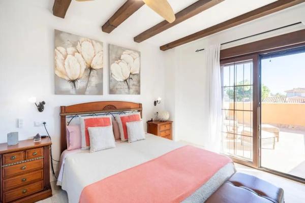 Chalet pareado en calle Rosalia de Castro