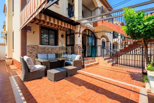 Chalet adosado en calle Irene Villa Gonzalez