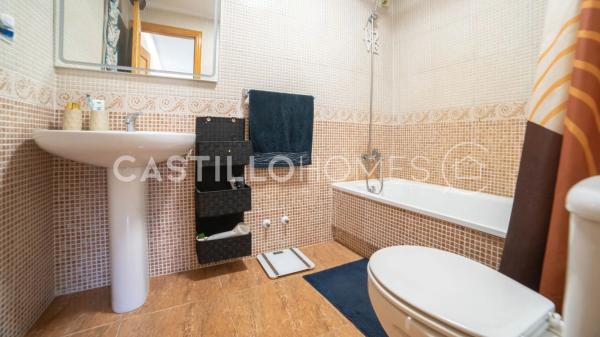 Piso en calle Caritas, 2