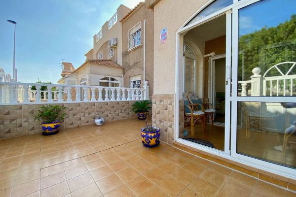 Chalet pareado en calle Luis de Góngora