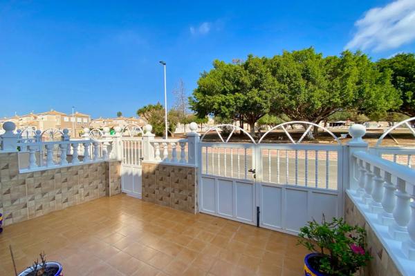 Chalet pareado en calle Luis de Góngora