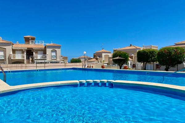 Chalet pareado en calle Luis de Góngora