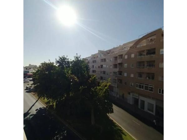 Piso en calle Caritas, 2