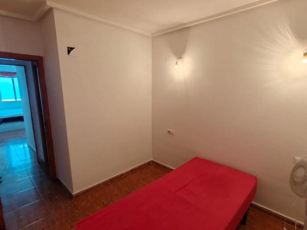 Piso en calle Caritas, 2