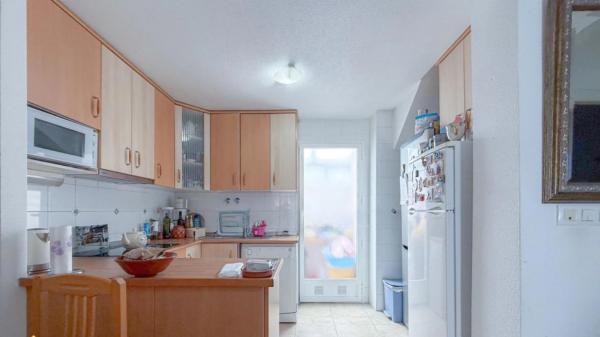 Chalet adosado en avenida de la Mancha, 194