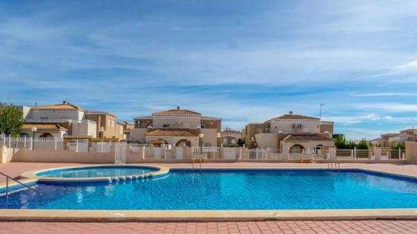 Chalet adosado en avenida de la Mancha, 194