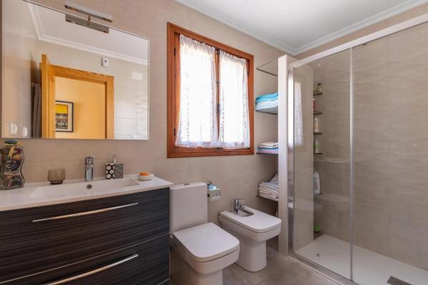 Casa independiente en calle Aquiles