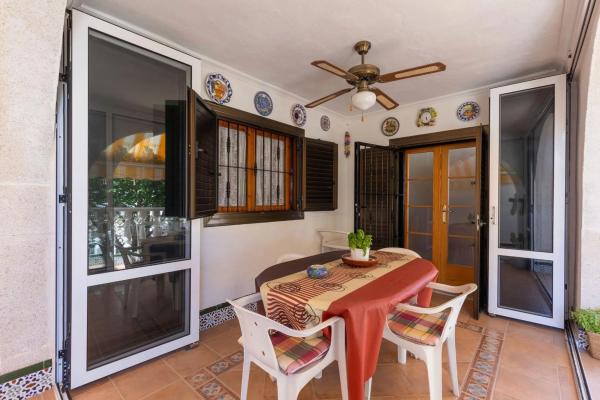 Casa independiente en calle Aquiles