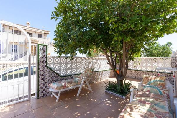 Casa independiente en calle Aquiles