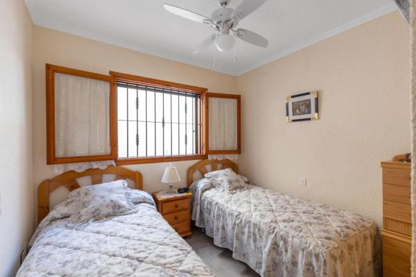 Casa independiente en calle Aquiles