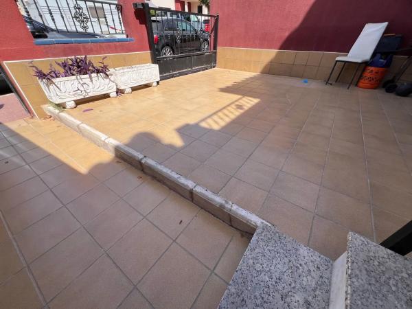 Chalet adosado en calle Gotzone Mora s/n