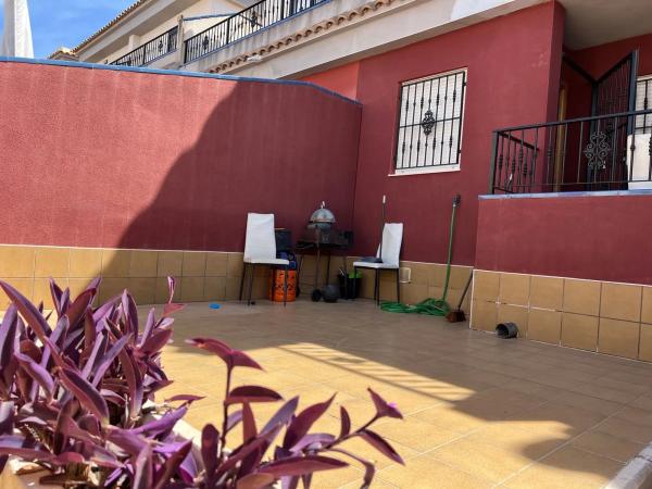 Chalet adosado en calle Gotzone Mora s/n