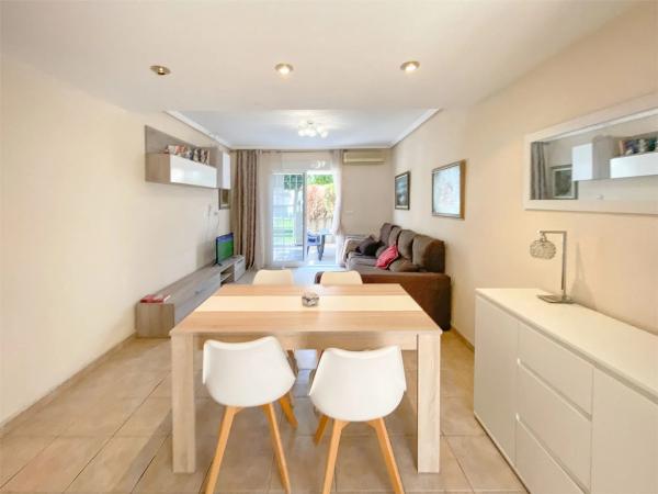 Chalet adosado en calle Talía