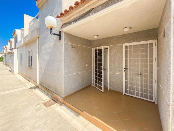 Chalet adosado en calle Talía