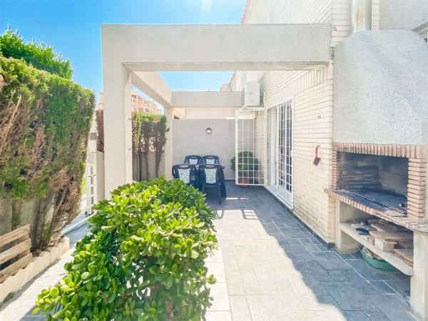 Chalet adosado en calle Talía