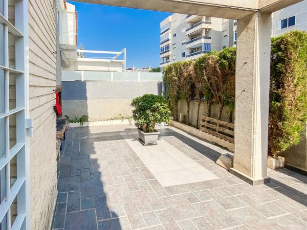 Chalet adosado en calle Talía