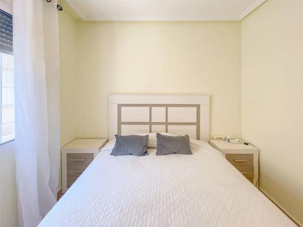 Chalet adosado en calle Talía