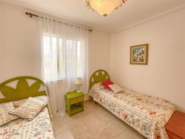 Chalet adosado en calle Talía