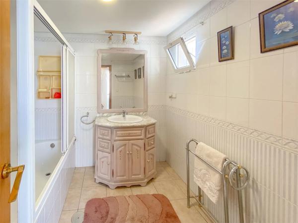 Chalet adosado en calle Talía