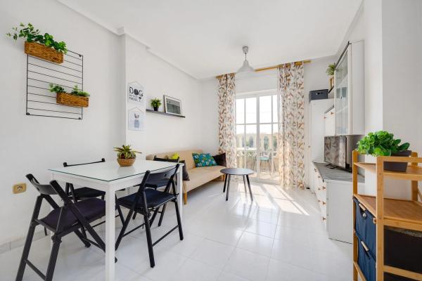 Piso en avenida Corinto, 4