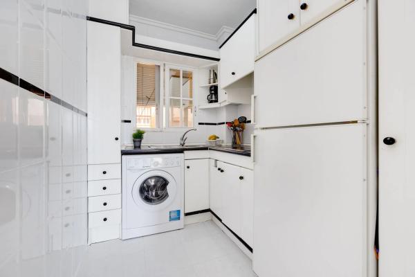 Piso en avenida Corinto, 4