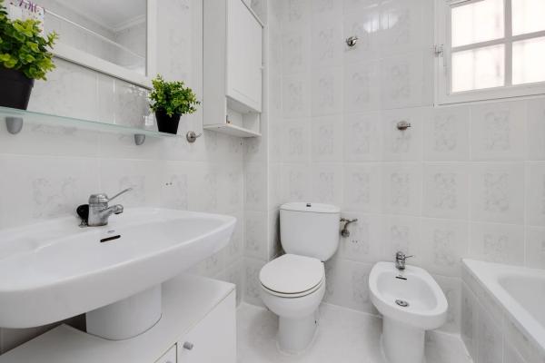 Piso en avenida Corinto, 4