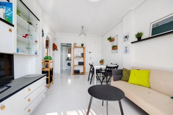 Piso en avenida Corinto, 4