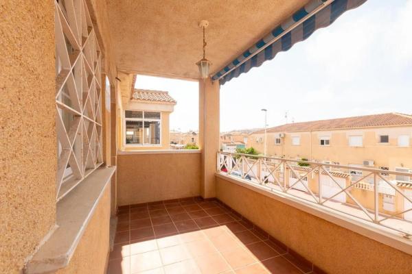 Chalet adosado en calle Francisco Alonso Lorenzo, 5