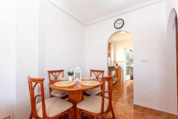 Chalet adosado en calle Francisco Alonso Lorenzo, 5