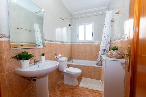 Chalet adosado en calle Francisco Alonso Lorenzo, 5