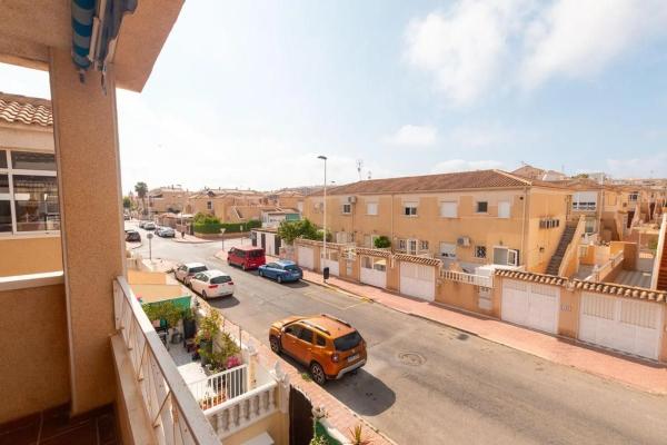 Chalet adosado en calle Francisco Alonso Lorenzo, 5