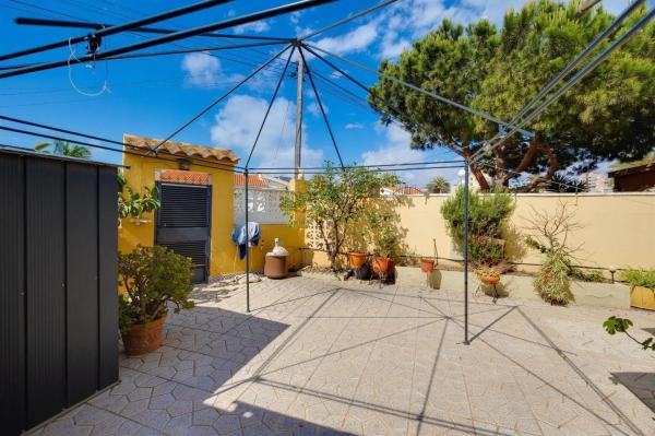 Casa independiente en calle Mercator