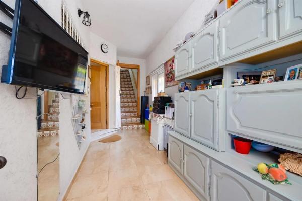 Casa independiente en calle Mercator