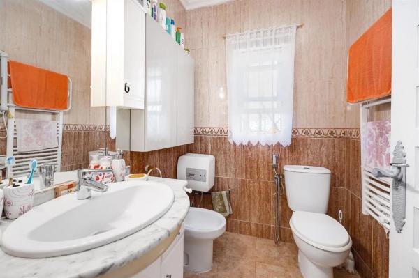 Casa independiente en calle Mercator