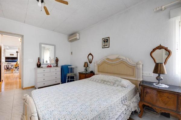 Casa independiente en calle Mercator