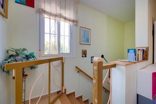 Casa independiente en calle Mercator