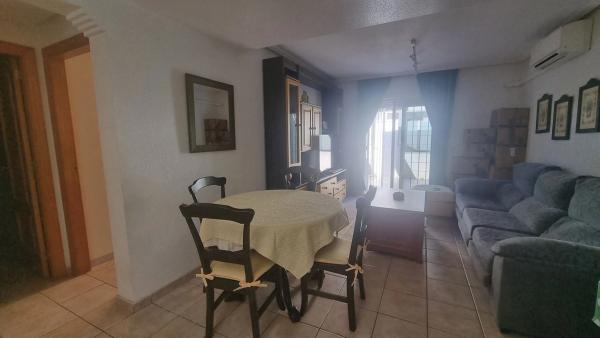 Chalet adosado en calle Talía, 6