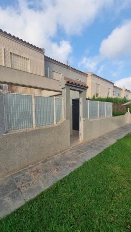 Chalet adosado en calle Talía, 6