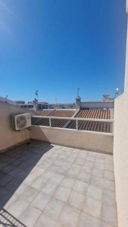 Chalet adosado en calle Talía, 6