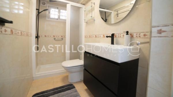 Chalet pareado en calle Argonauta, 48 b