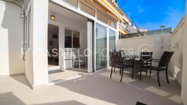 Chalet pareado en calle Argonauta, 48 b