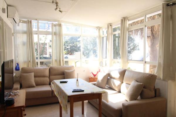 Chalet pareado en calle Marcelina