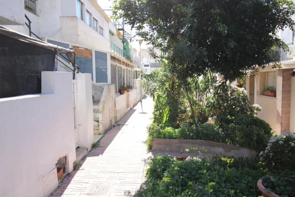 Chalet pareado en calle Marcelina